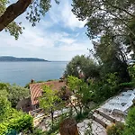 Perla Azzurra Mit Seezugang Apartmán
