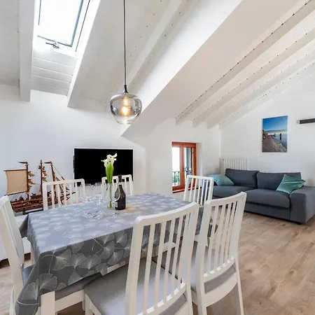 Apartment Perla Azzurra Mit Seezugang