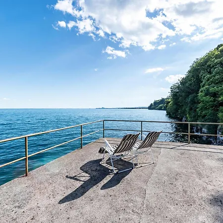 Perla Azzurra Mit Seezugang Apartment *